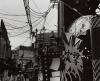 Osamu Kanemura Today's Japan (aus der Serie: Spider's Strategy), 1995. Gelantinesilberabzug 2026. 45,5 x 56,6 (50,5 x 60,6).